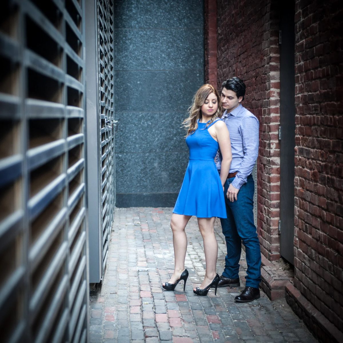 Distillery District Engagement Photo alleyways (Copy)