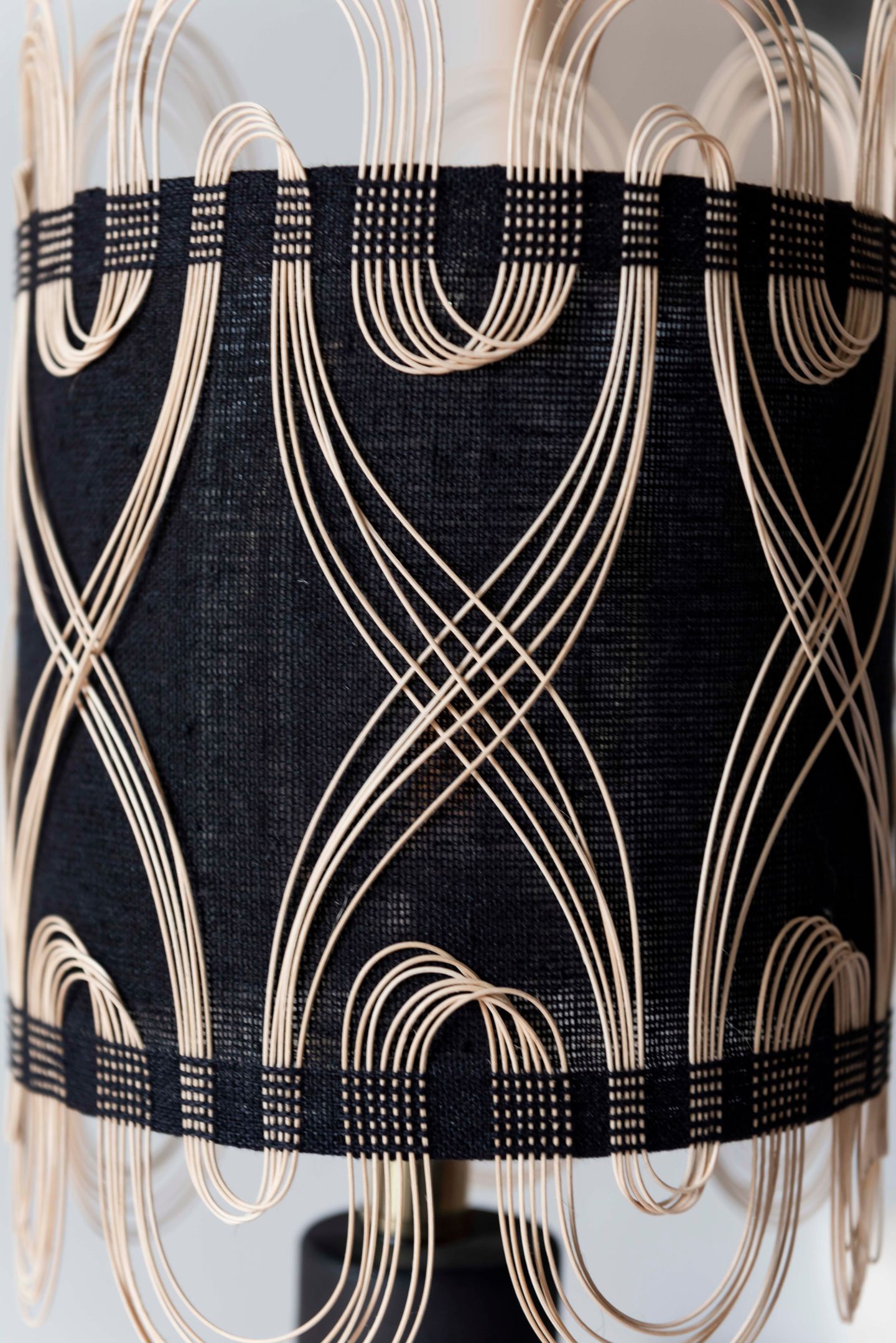 Courbes — lampe noire — détail de la matière, vue 4