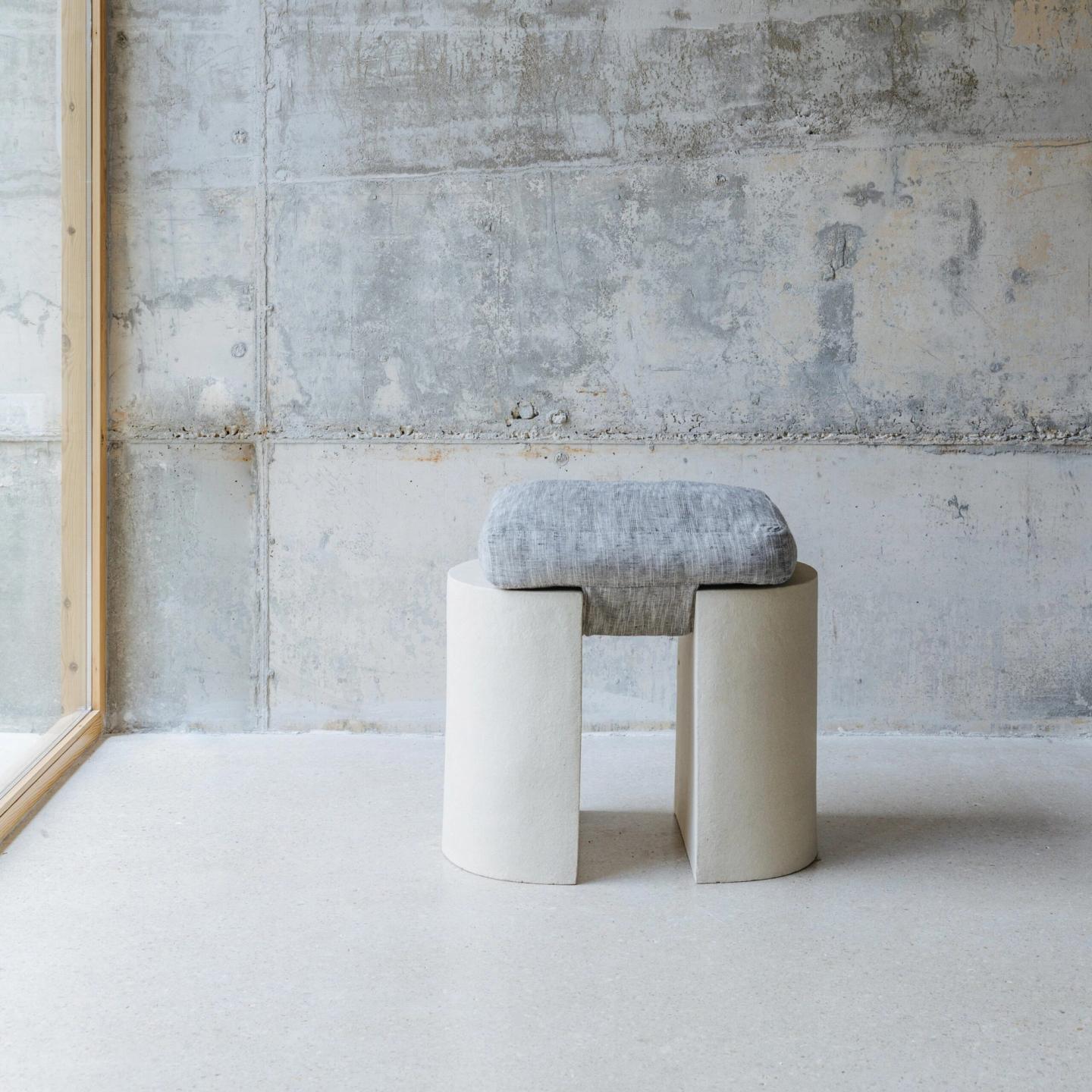 Tabouret ARK en céramique et textile Nebula