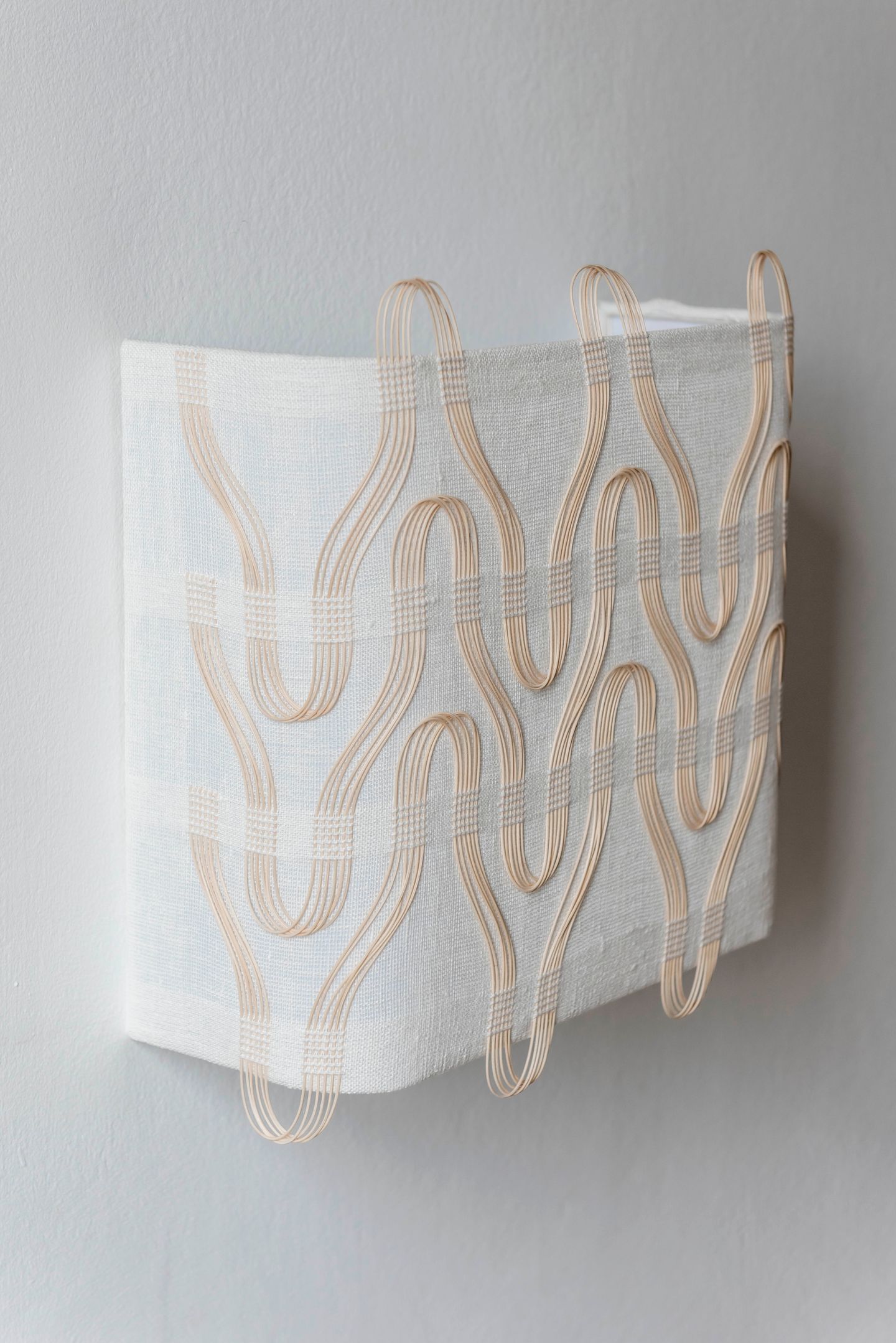 Courbes — applique — détail de la matière, vue 2