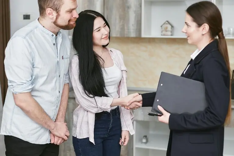 Understanding the Role of a Life Insurance Specialist: Five Things You Need to Know