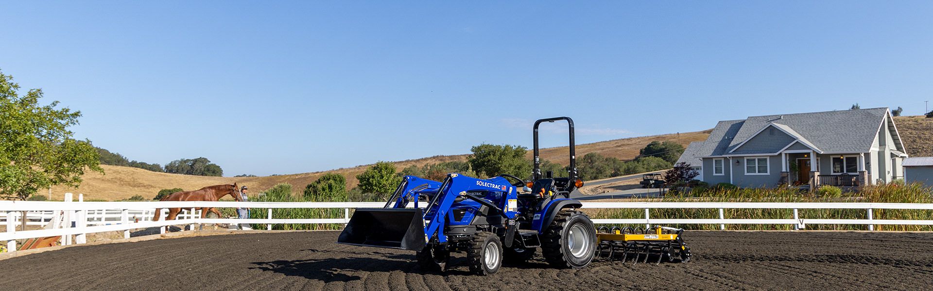 Solectrac-e25-electric-tractor-horse arena