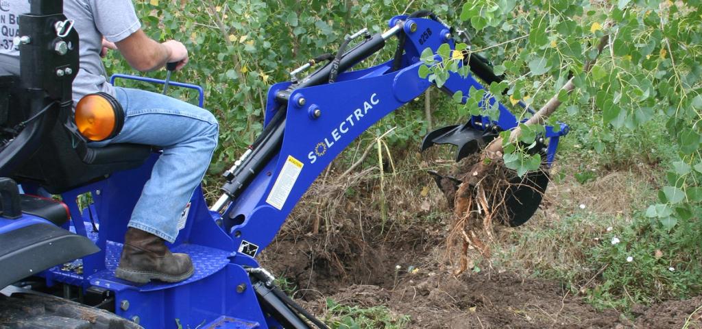 e25 Electric Tractor with Backhoe | Solectrac