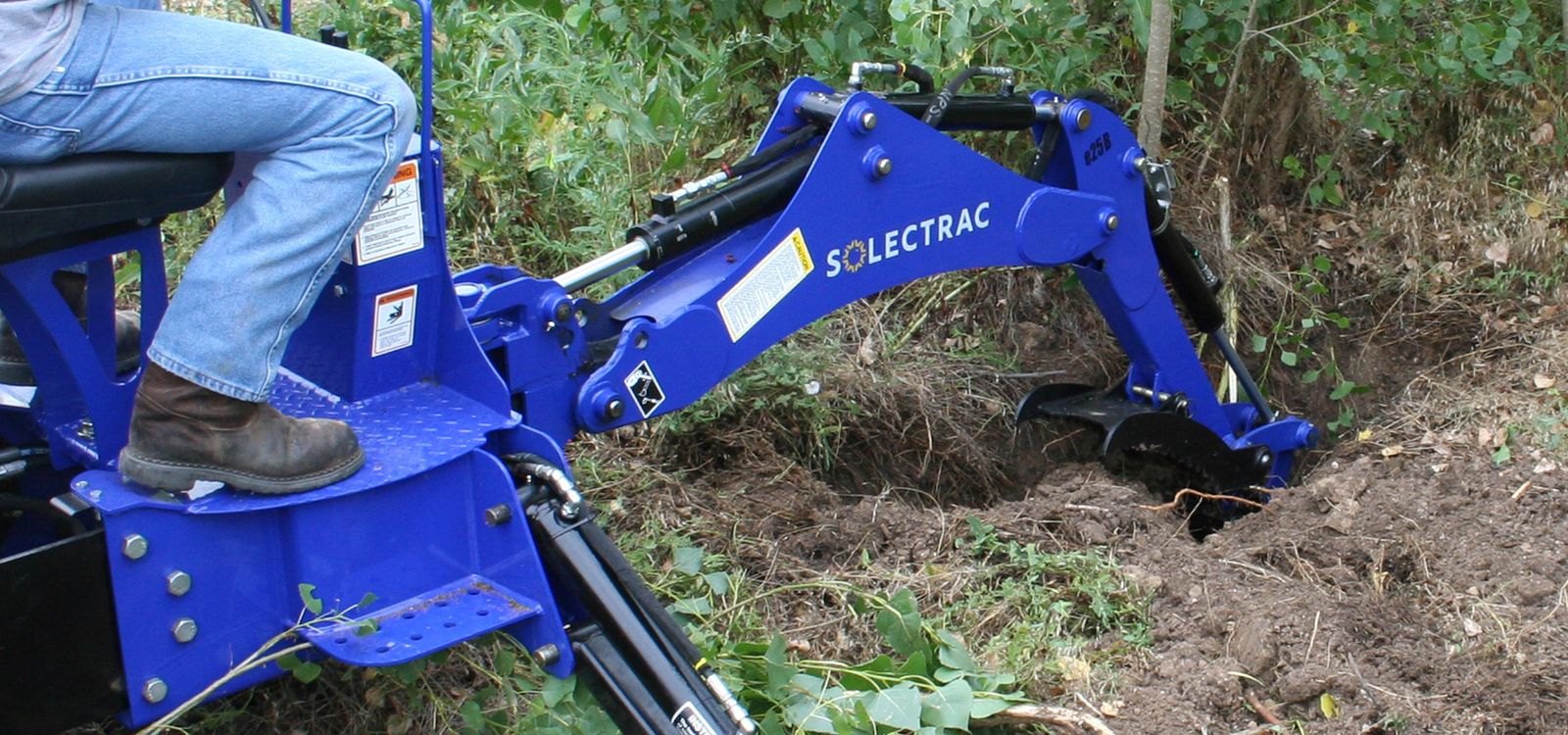 e25 Electric Tractor with Backhoe Solectrac