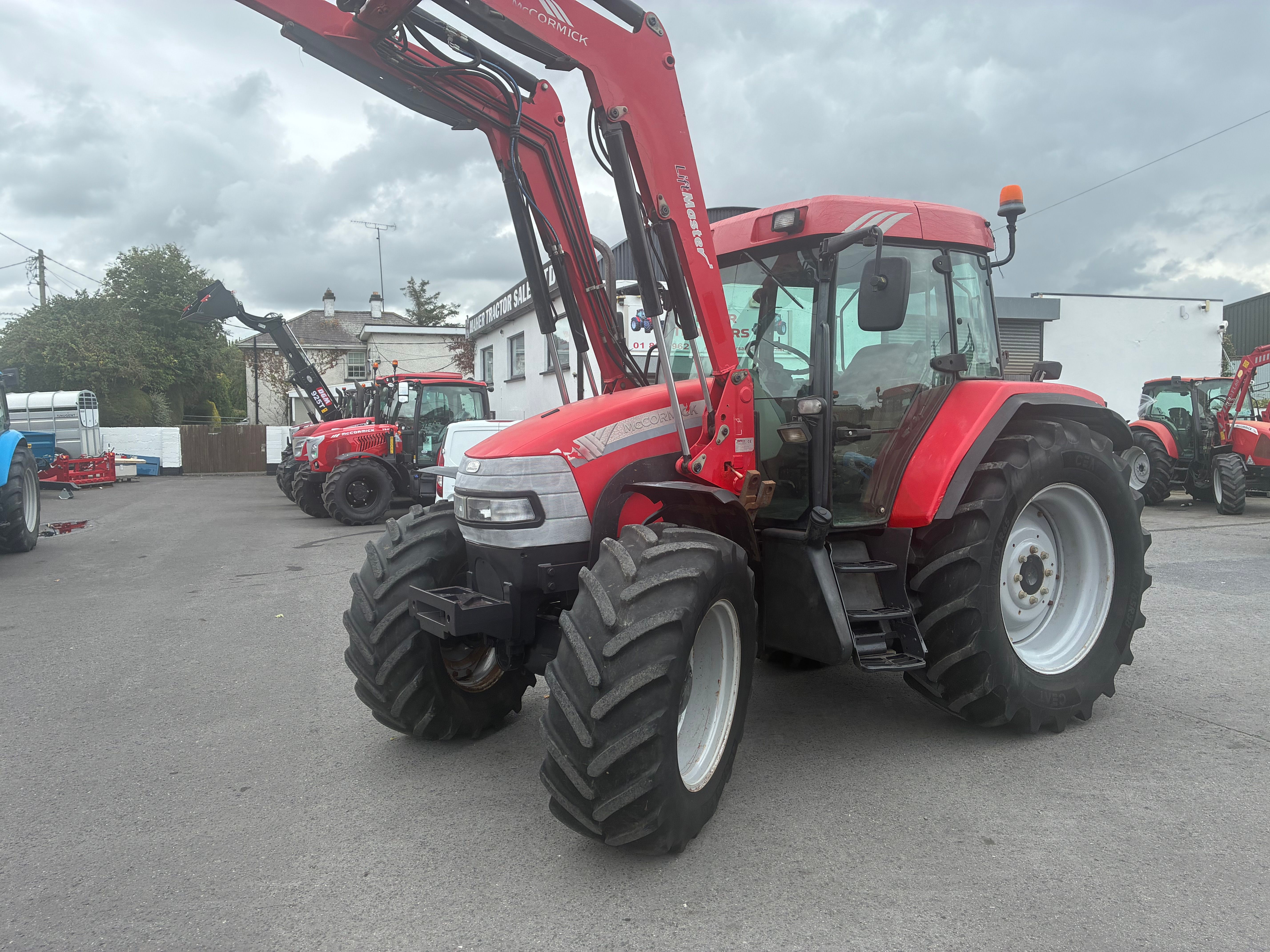 2009 McCormick MC130 — photo 1