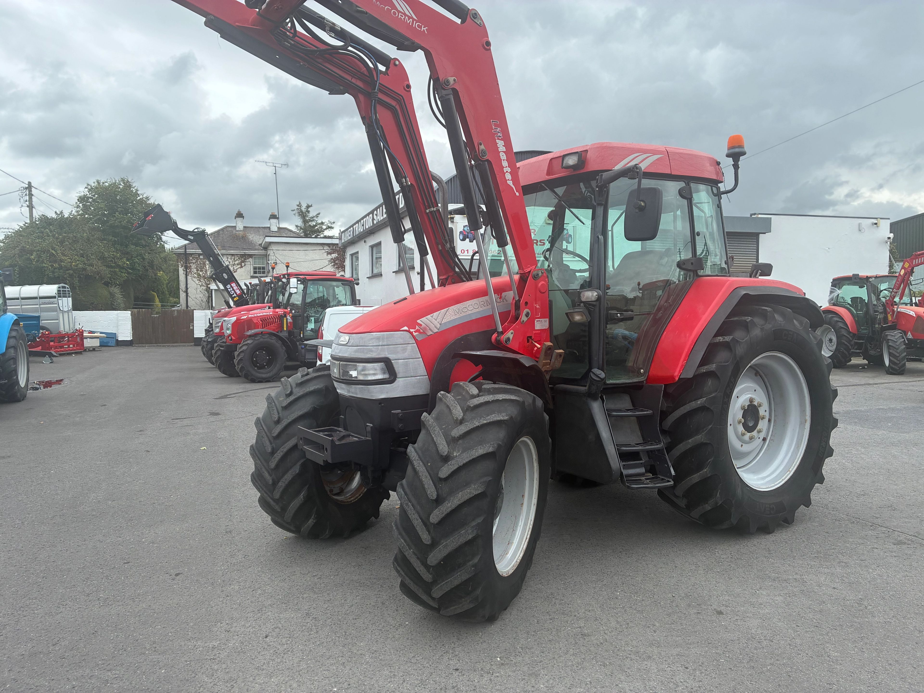 2009 McCormick MC130 — photo 1
