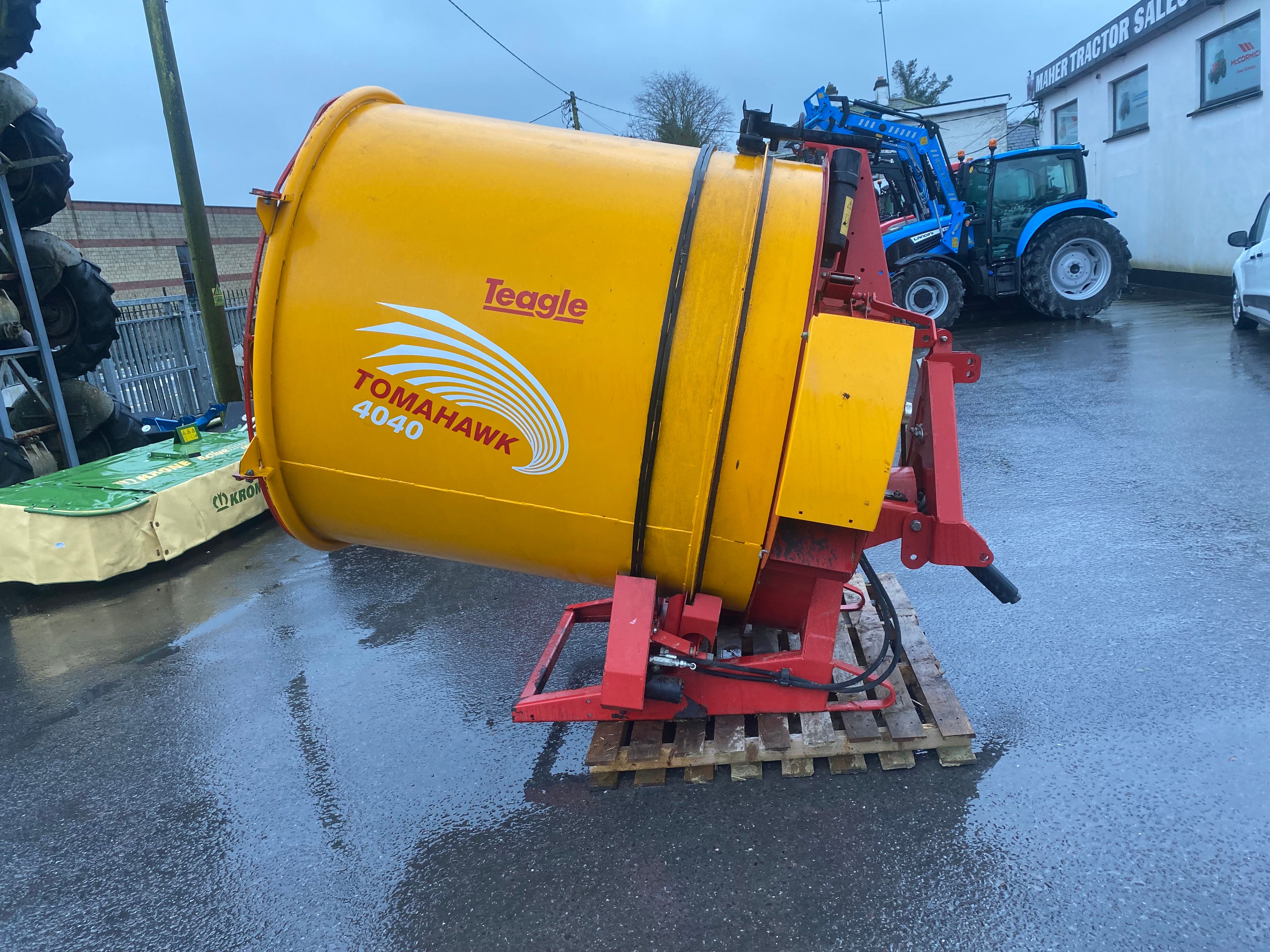 Teagle Tomahawk 4040 straw chopper — photo 1