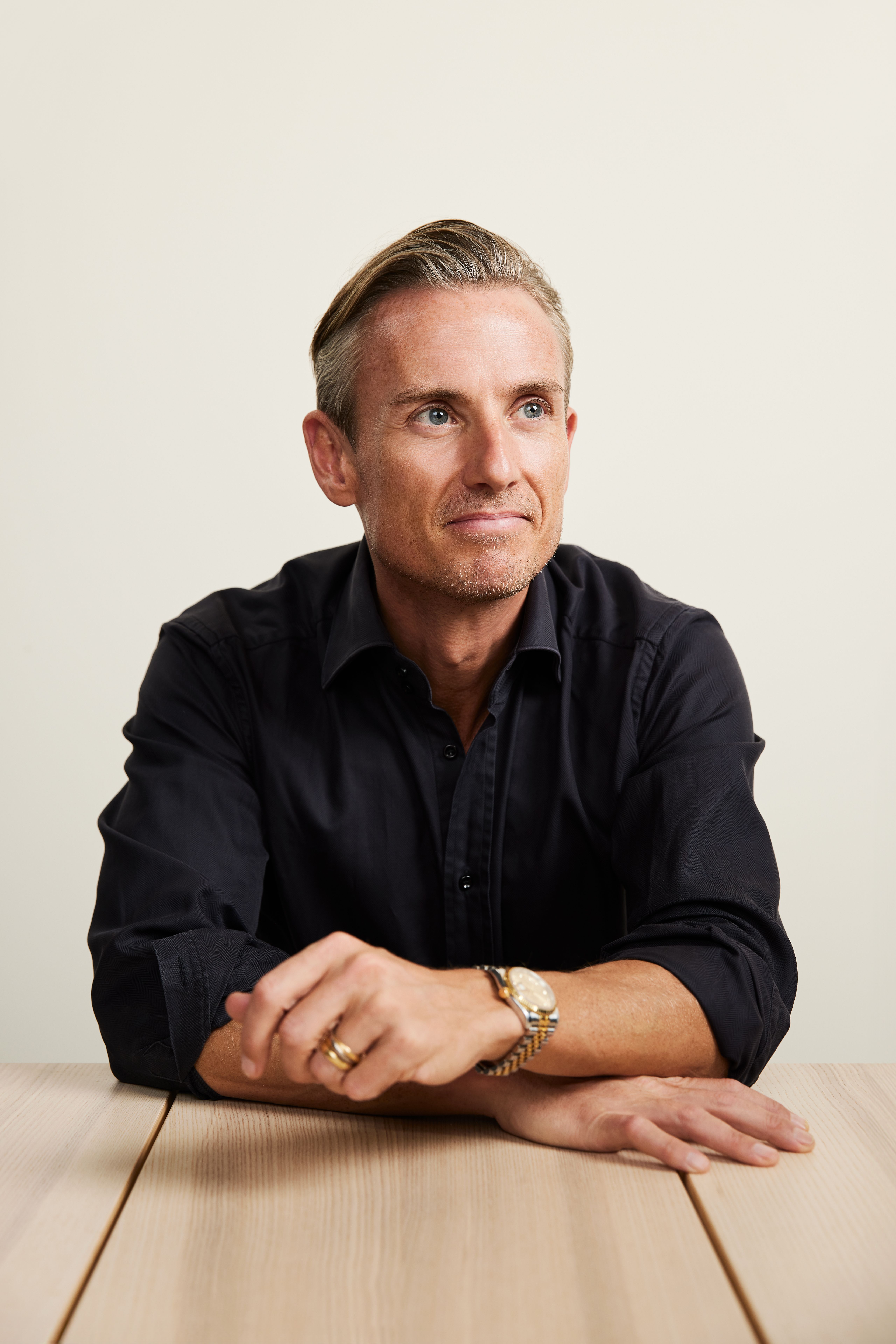 Alexander Shelley releases world-premiere recording of Philip