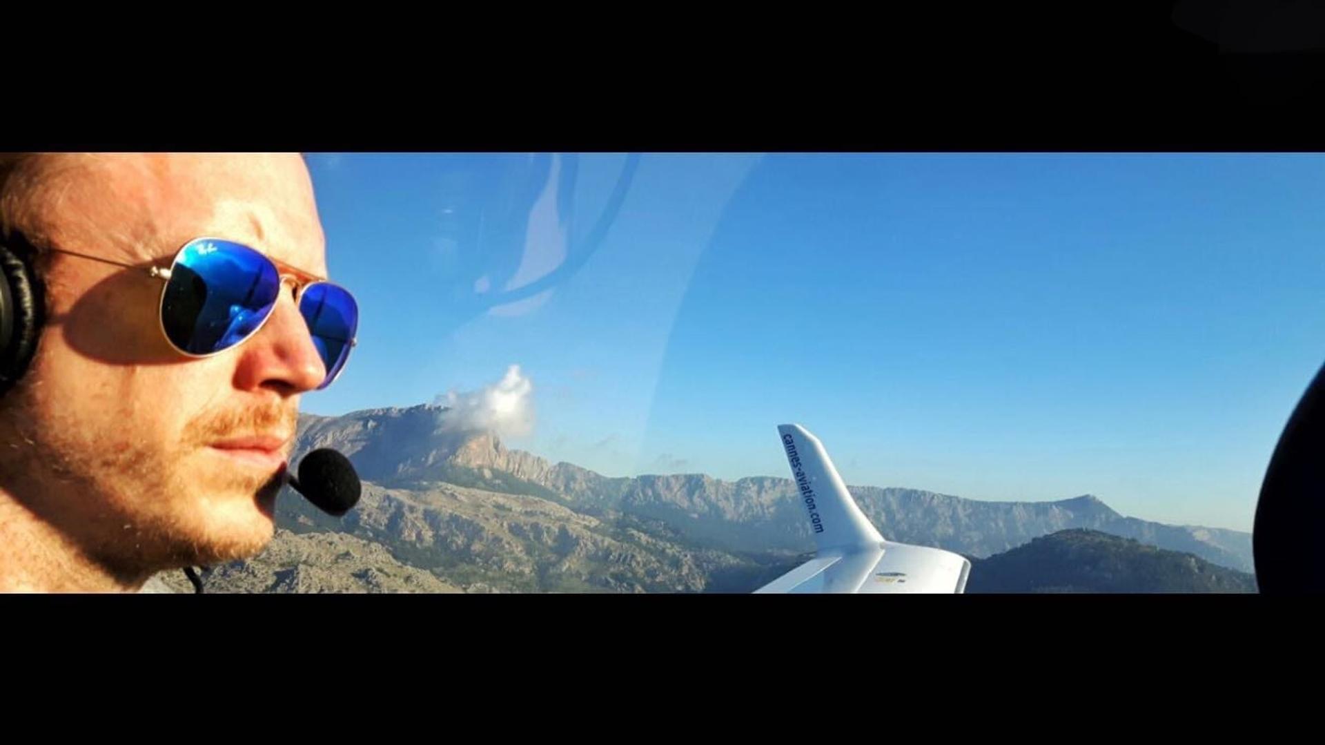 Daniel Harding gains his Commercial Pilot’s License & flies off on tour ...