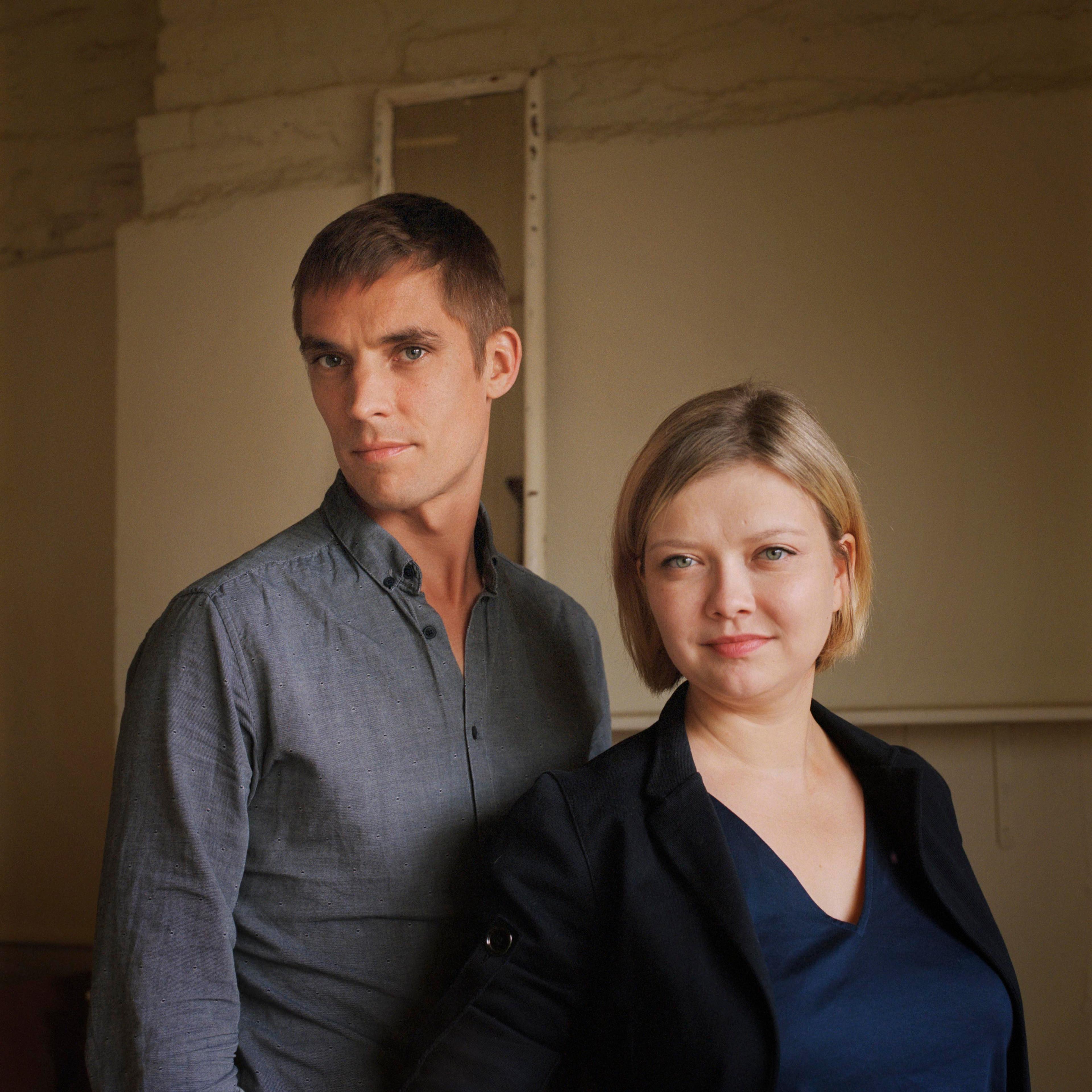 Promotional photograph of Alina Ibragimova and Cédric Tiberghien