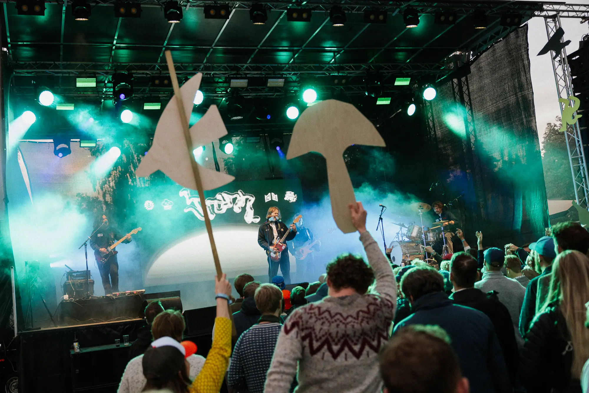 Sekunder før verdens(?) største corporate moshpit