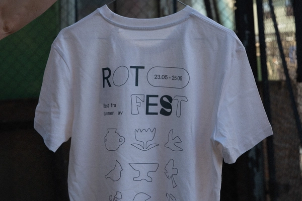 Strikkeoppskrift avT-skjorte