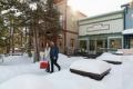 Couple walking out of the Crabapple Cottage Ladies Boutique