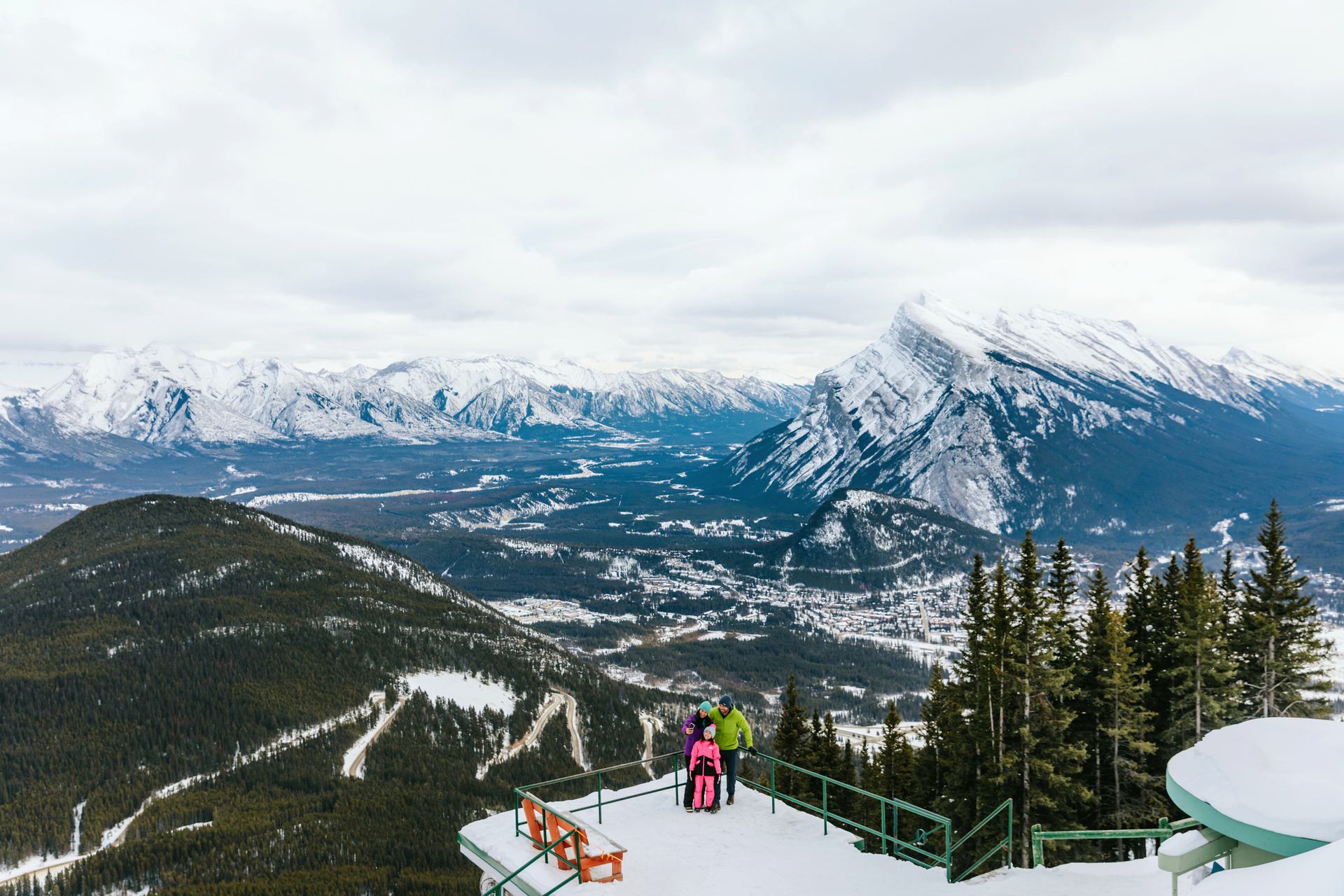 How to Have a Blast at Alberta's Ski Resorts, Even if You Don't Ski | Canada's Alberta thumbnail