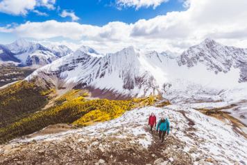 People hiking the trails at Pocaterrra Ridge