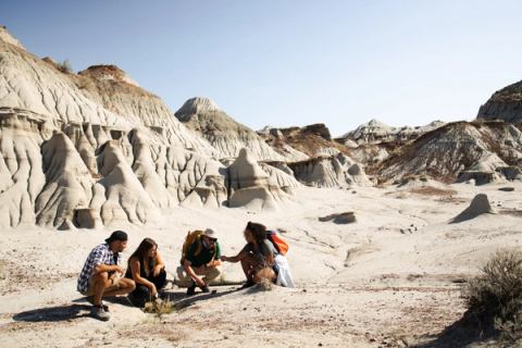 Group on an interpretive tour at Dinosaur Provincial Park.