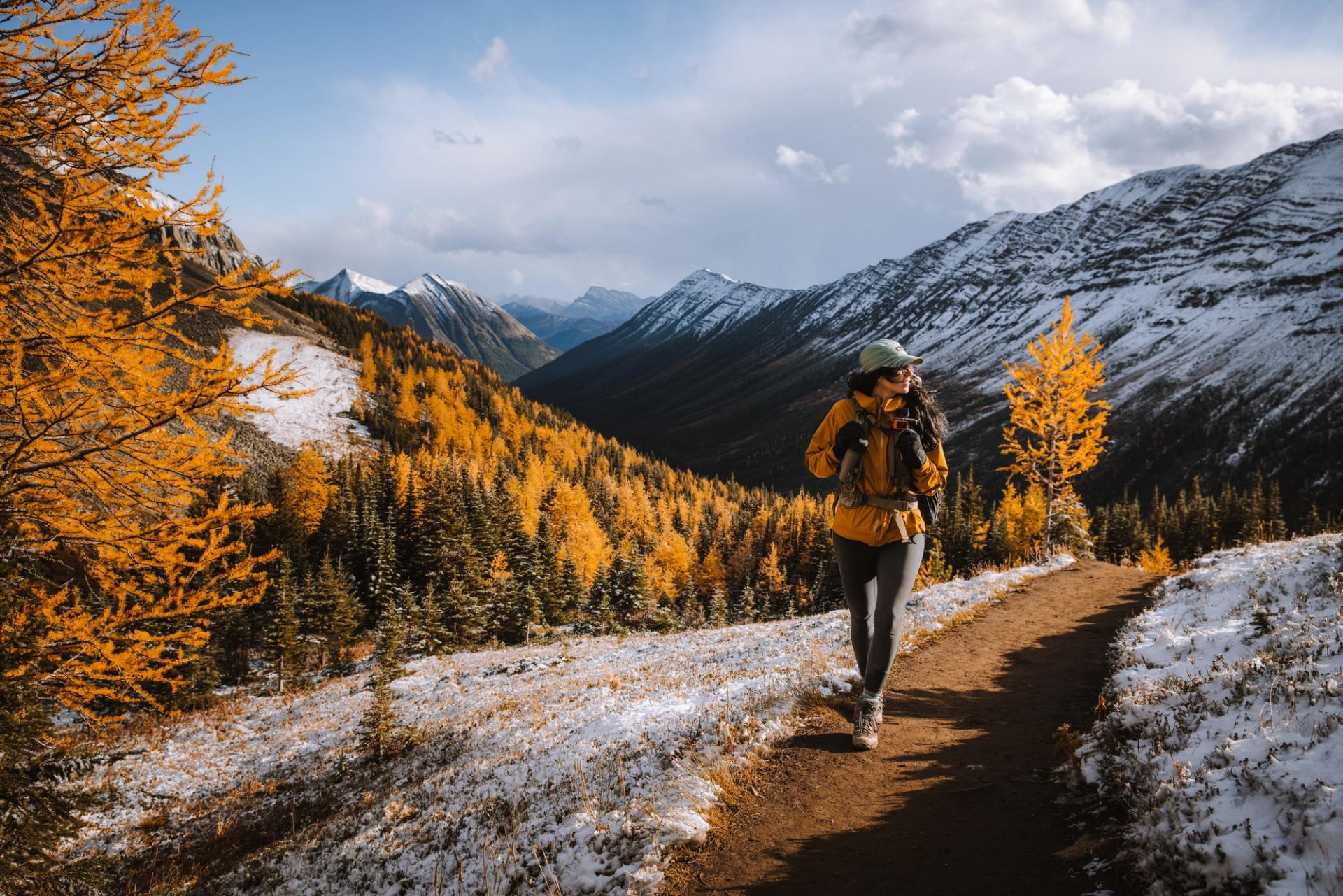 Hiker on Ptarmigan Cirque Trail