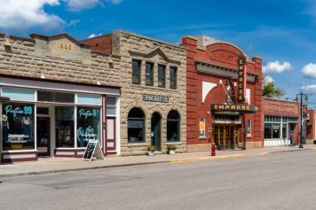 The Last of Us locations: Fort Macleod, Andrew's Hardware Building (Johnny's Restaurant)