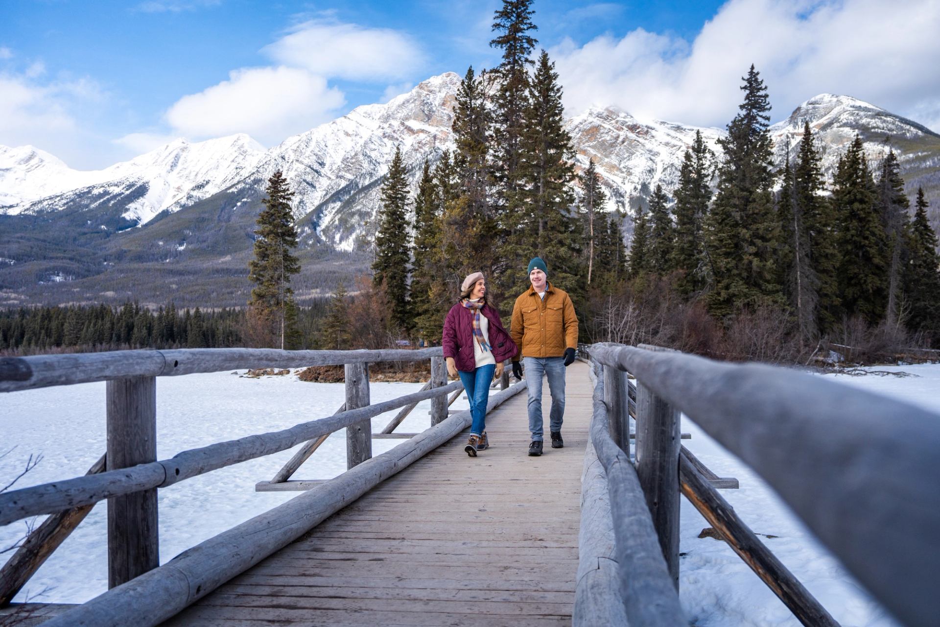 Couple hiking at Pyramid Lake.