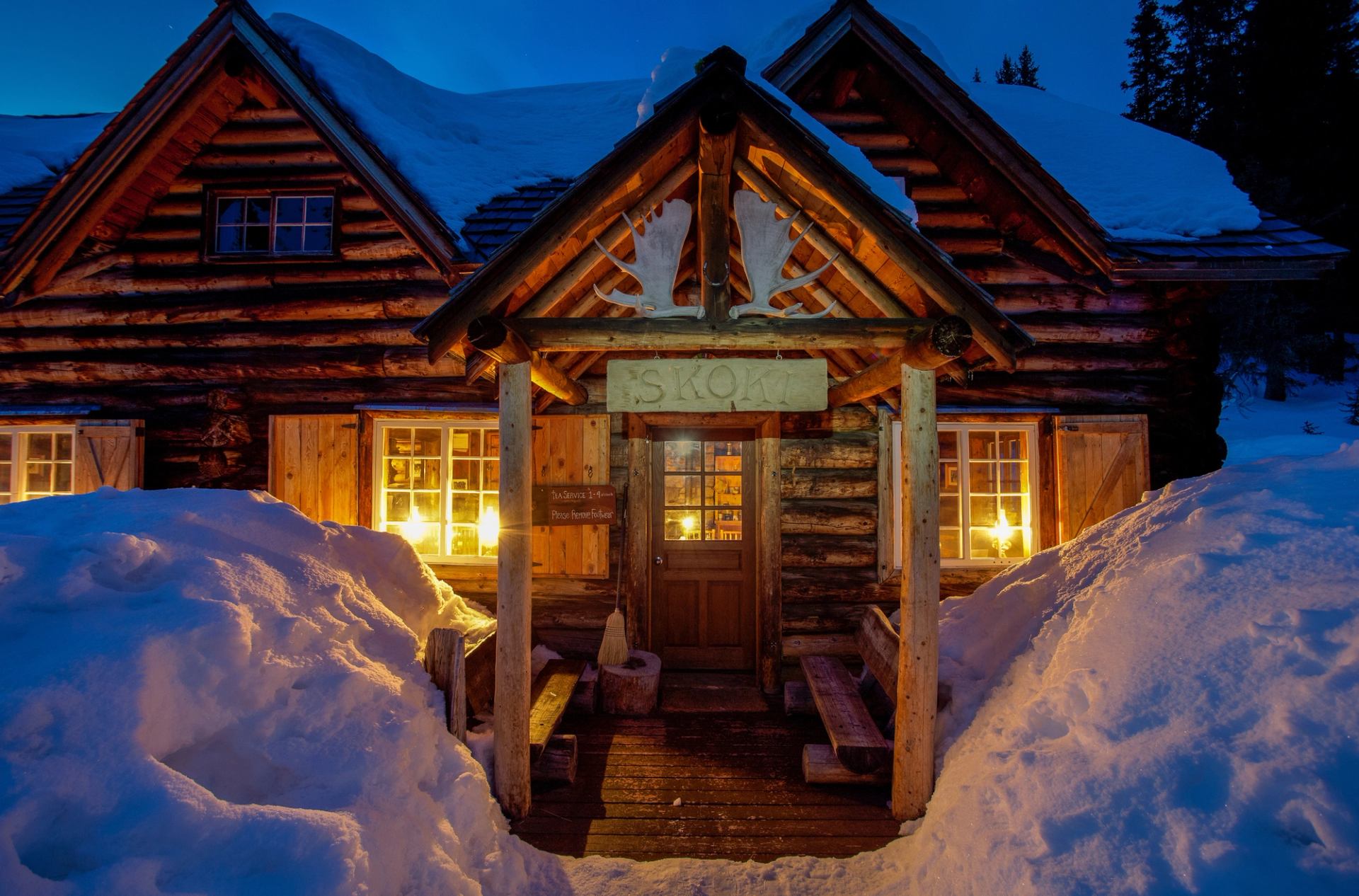 Exterior of Skoki Lodge