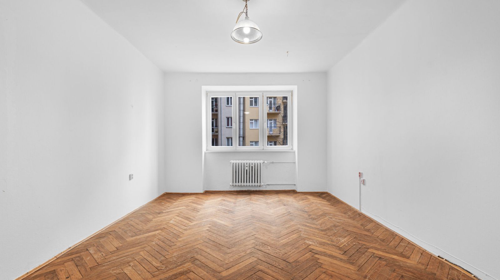 Velkorysý byt 2+1 (68 m²) s výhledem do ticha, 2 minuty od metra Flora — Praha 3 – Žižkov