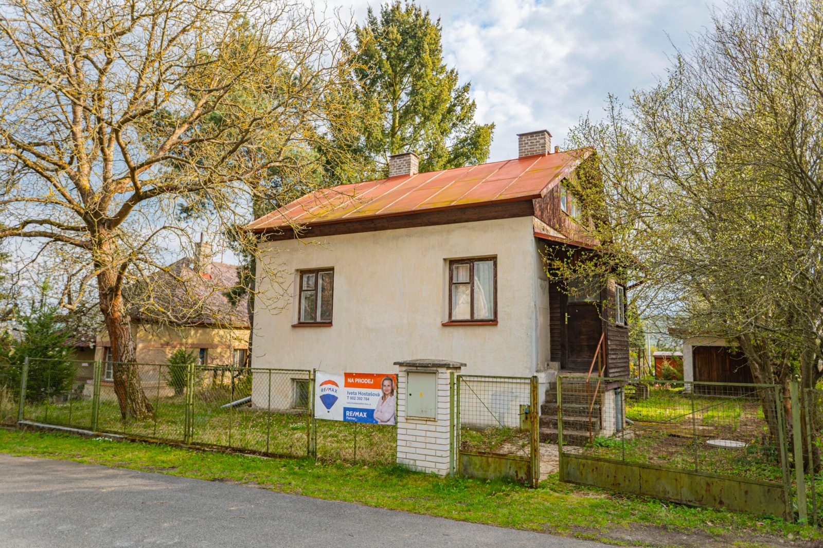 Stavební pozemek 900 m² nebo chata k rekonstrukci, Nižbor — Nižbor
