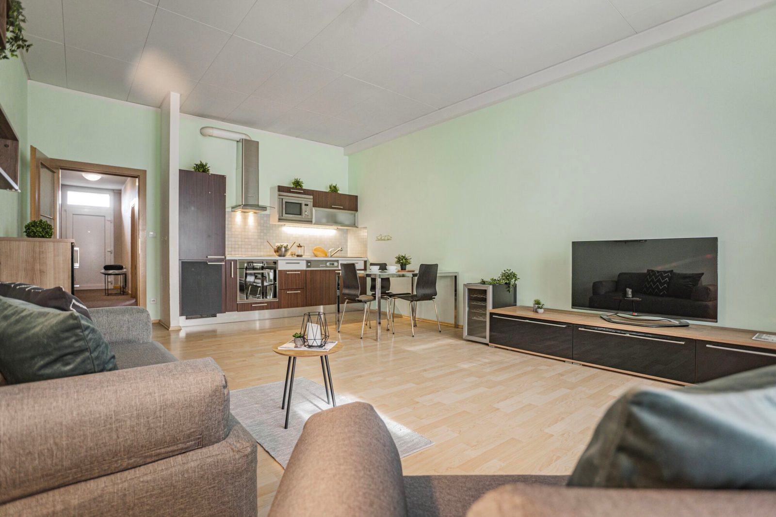 Pronájem bytu 2+KK 58 m2, Českomoravská, Praha 9 — Praha 9