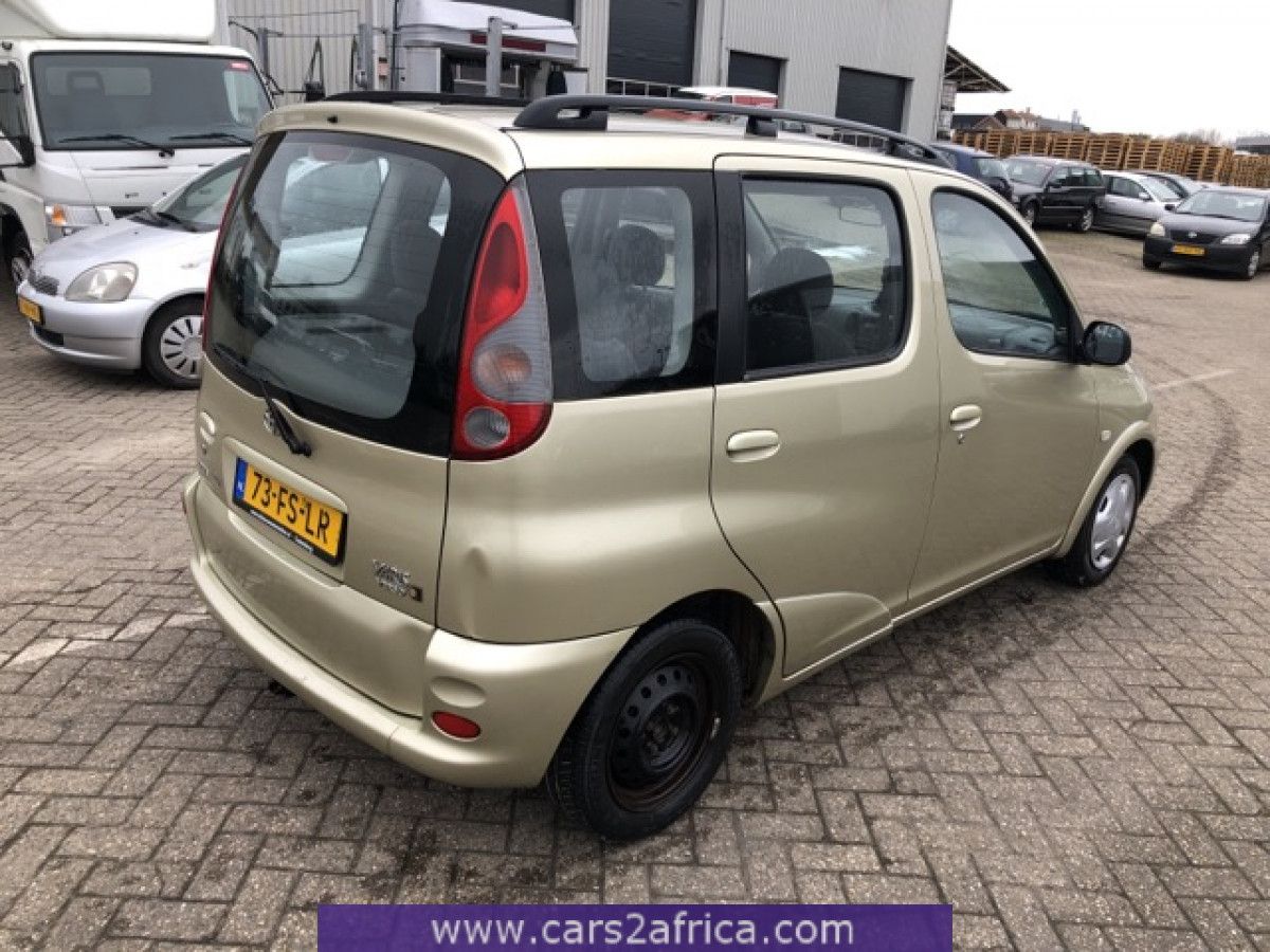 auto brutte garage italia hub Yaris Verso