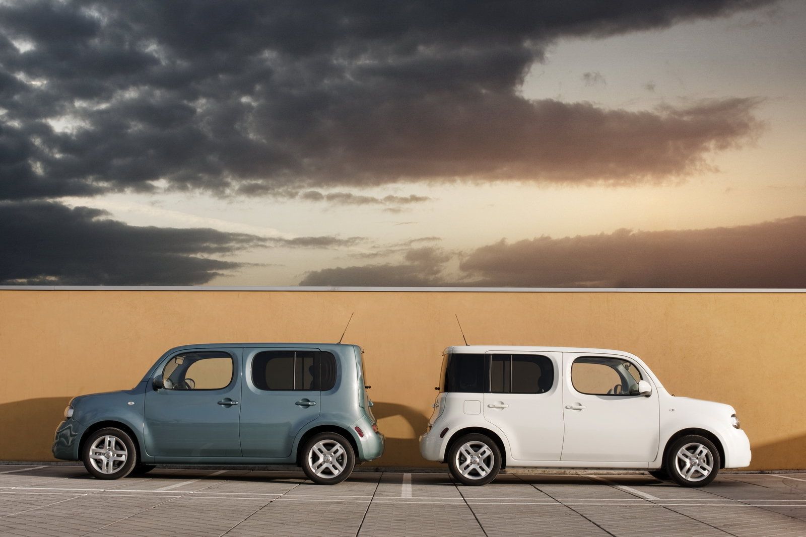 auto brutte garage italia hub nissan_cube