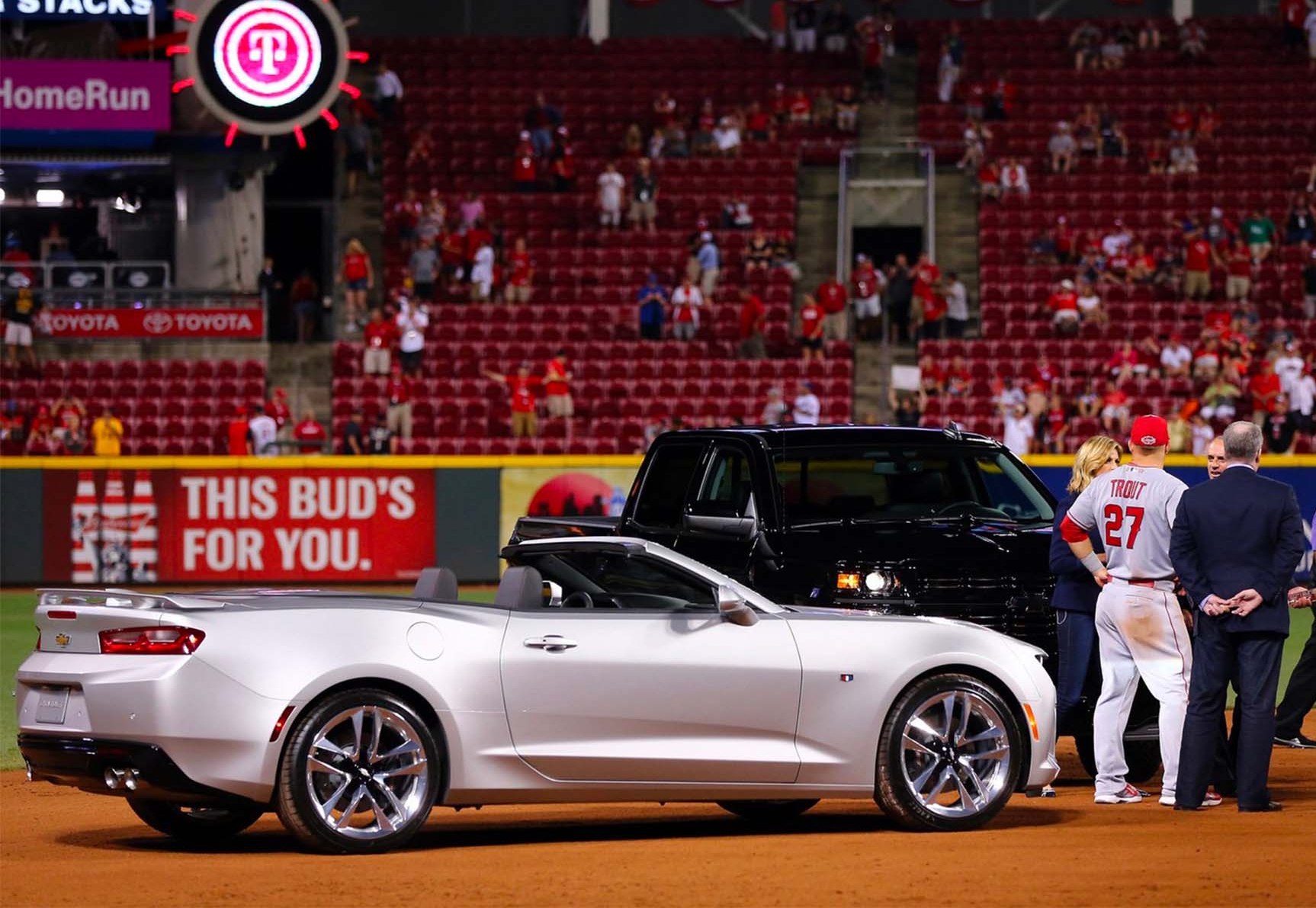 World Series MVP Ben Zobrist Awarded with a Chevy Camaro SS