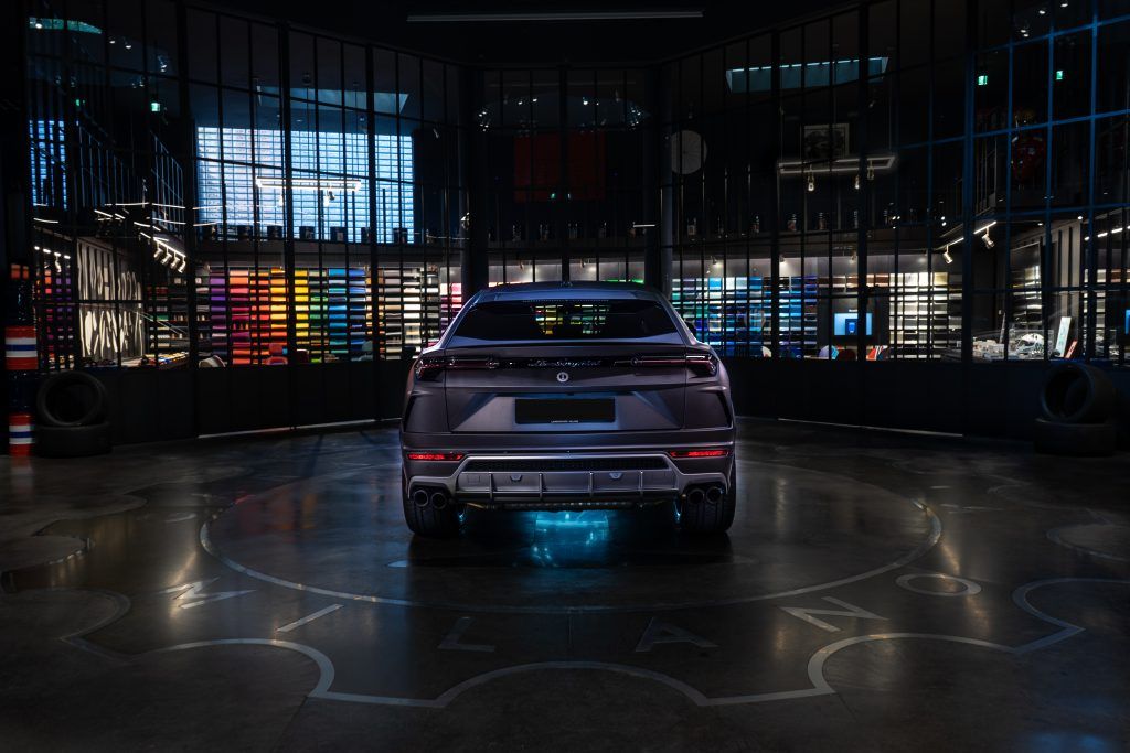 Lamborghini Urus grey matt garage italia Customs