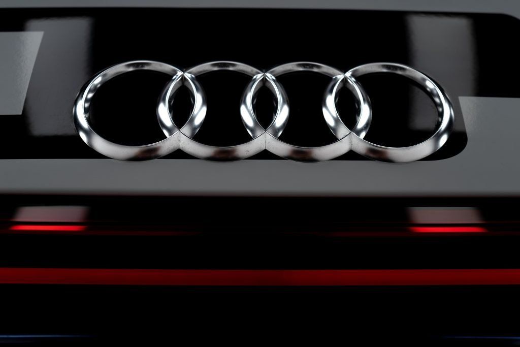 Audi e-tron wrapping garage italia Q8