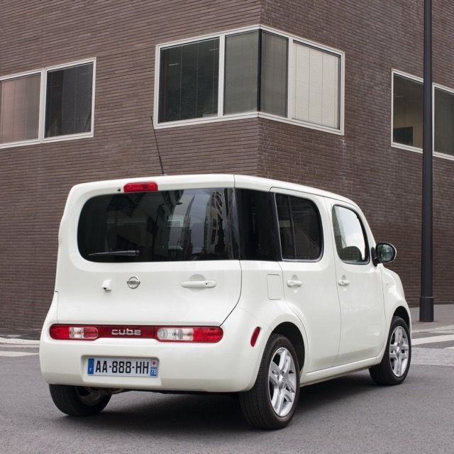 auto brutte garage italia hub nissan_cube