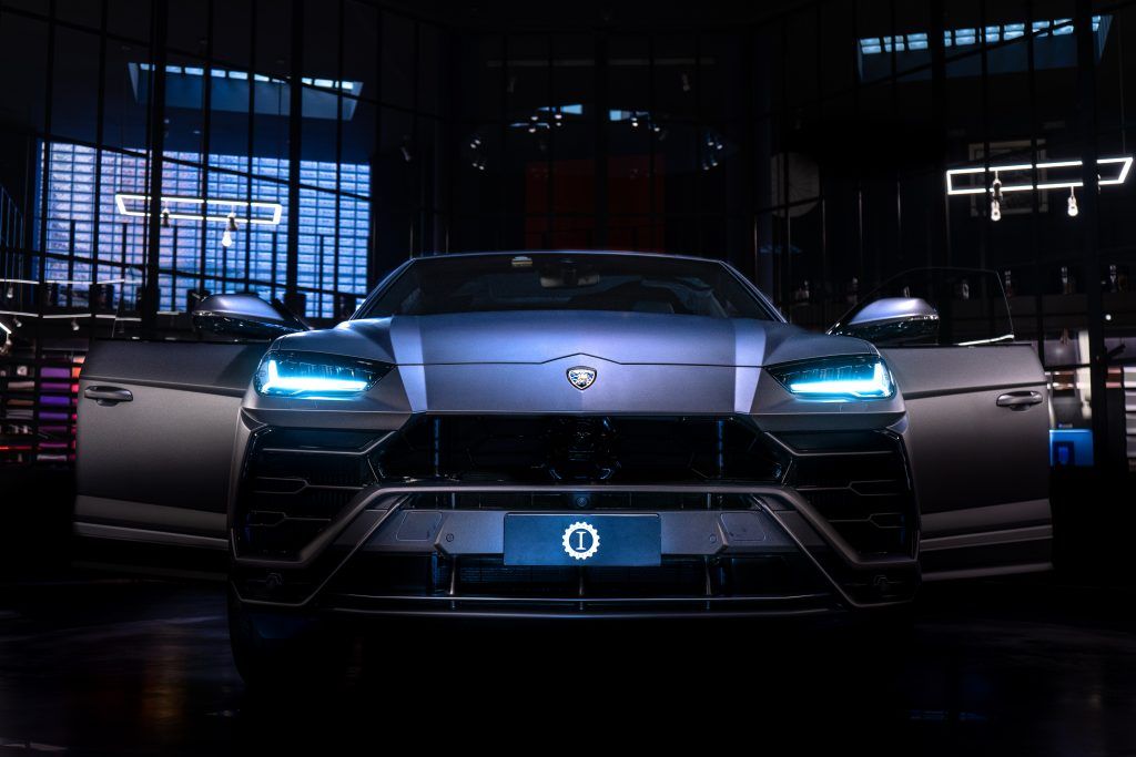 Lamborghini Urus grey matt garage italia Customs