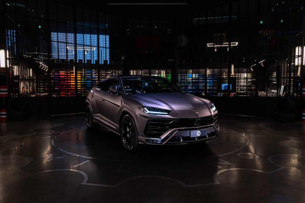 Lamborghini Urus grey matt garage italia Customs