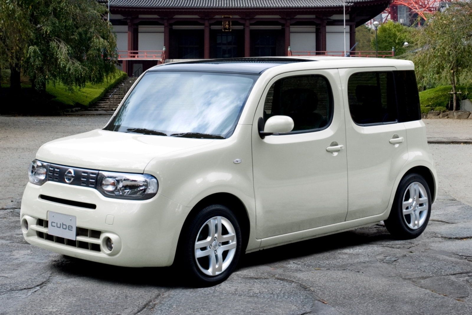 auto brutte garage italia hub nissan_cube