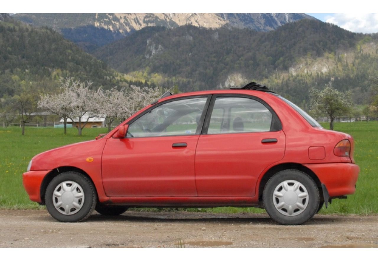 auto brutte garage italia hub Mazda 121