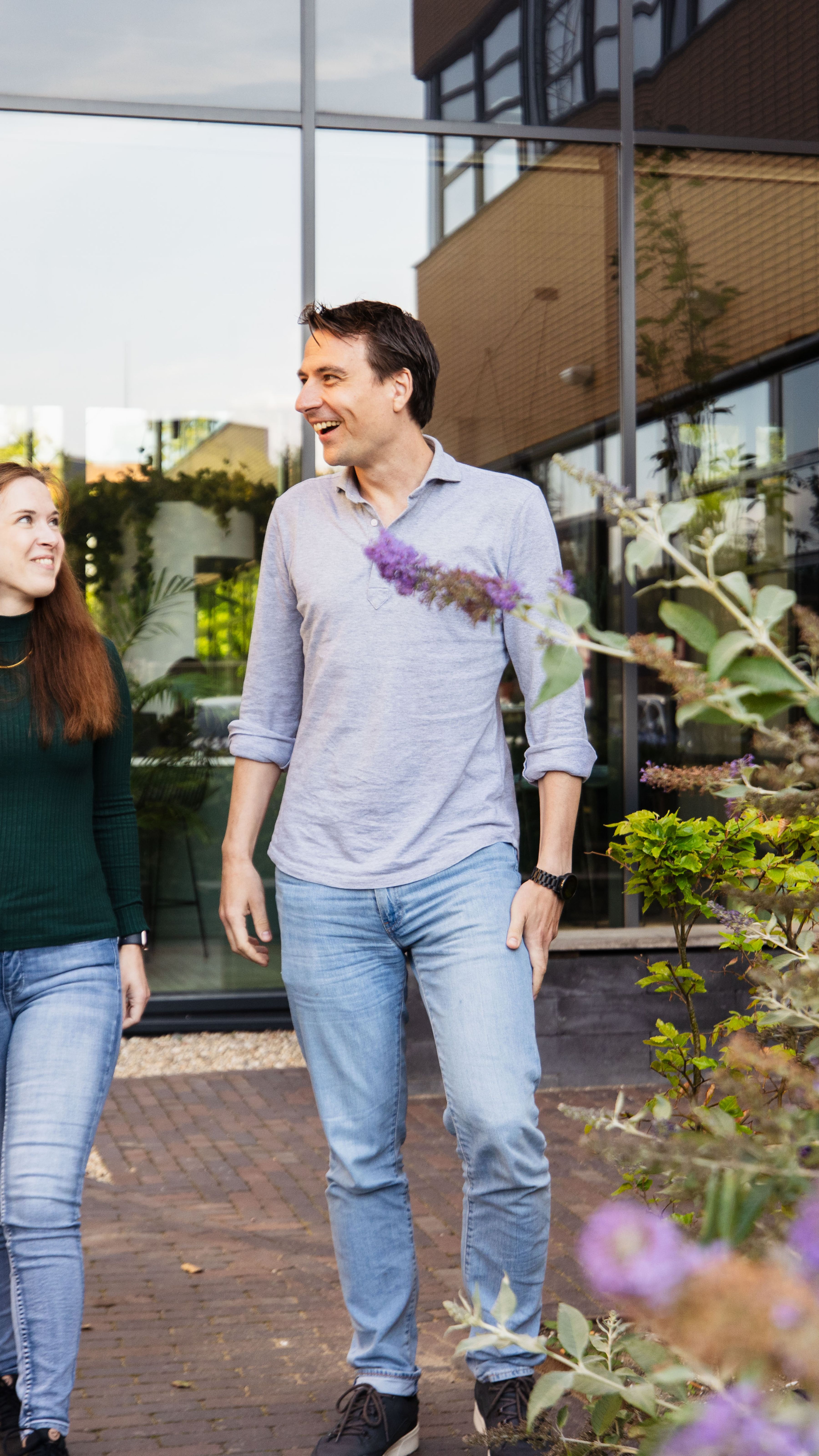 Collega's aan het wandelen