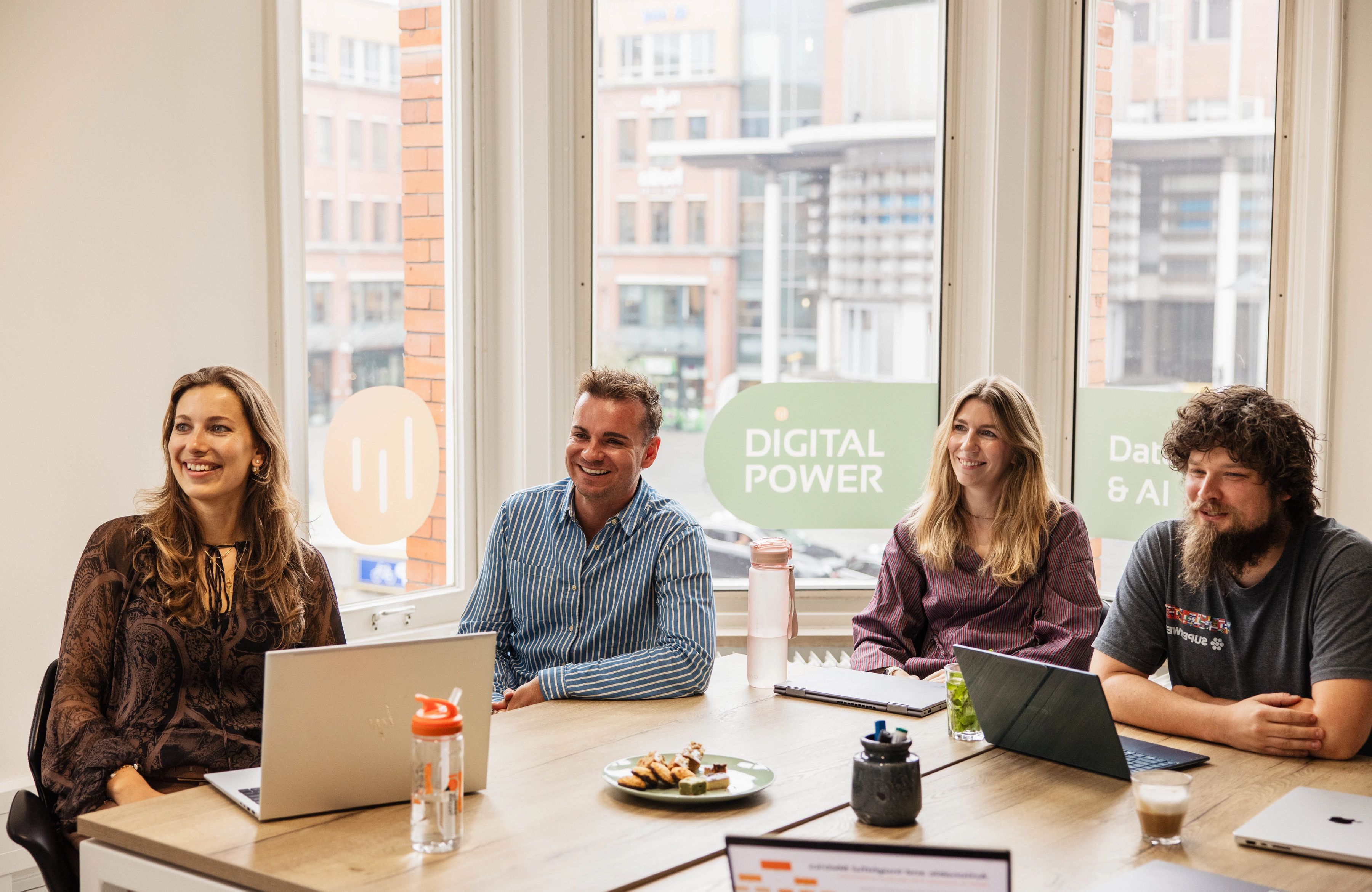 Customer Experience specialisten in overleg