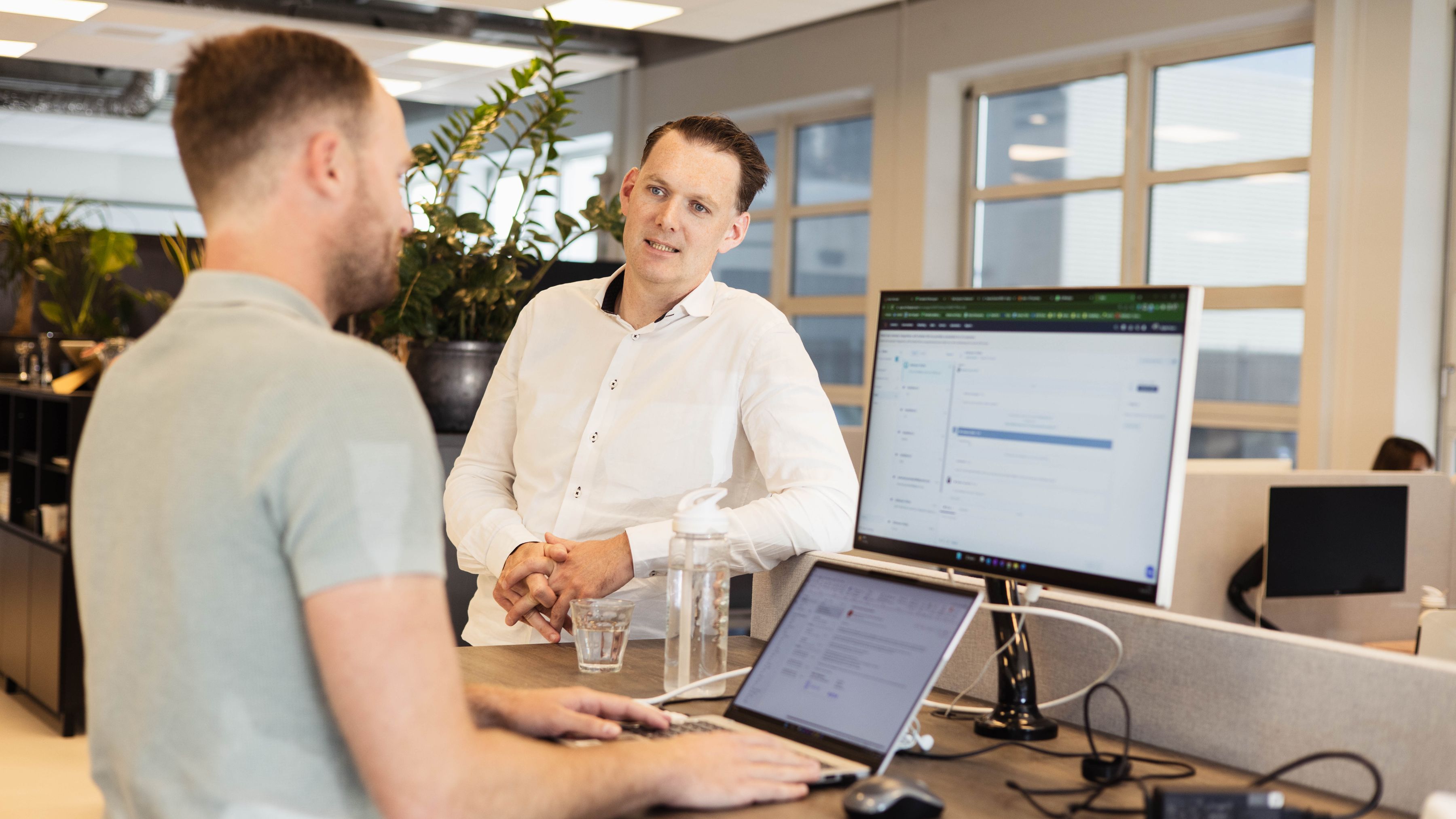 Collega's samen aan het werk