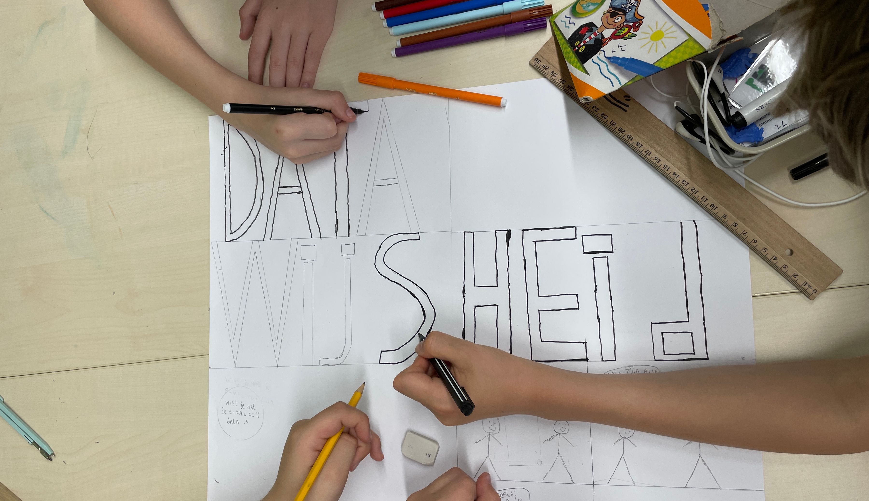 kinderen tekenen een datawijsheid poster