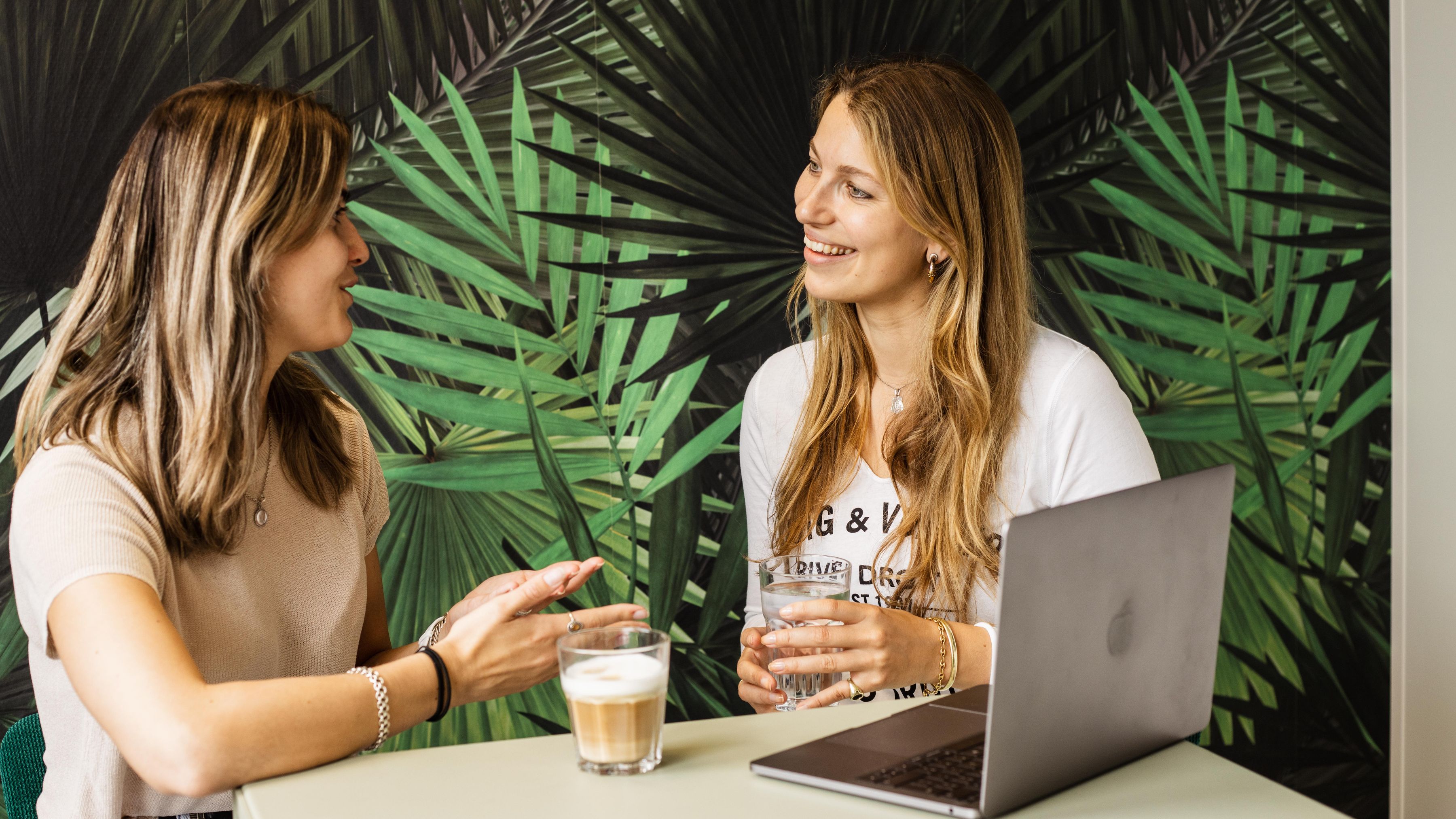 Collega's samen aan het werk