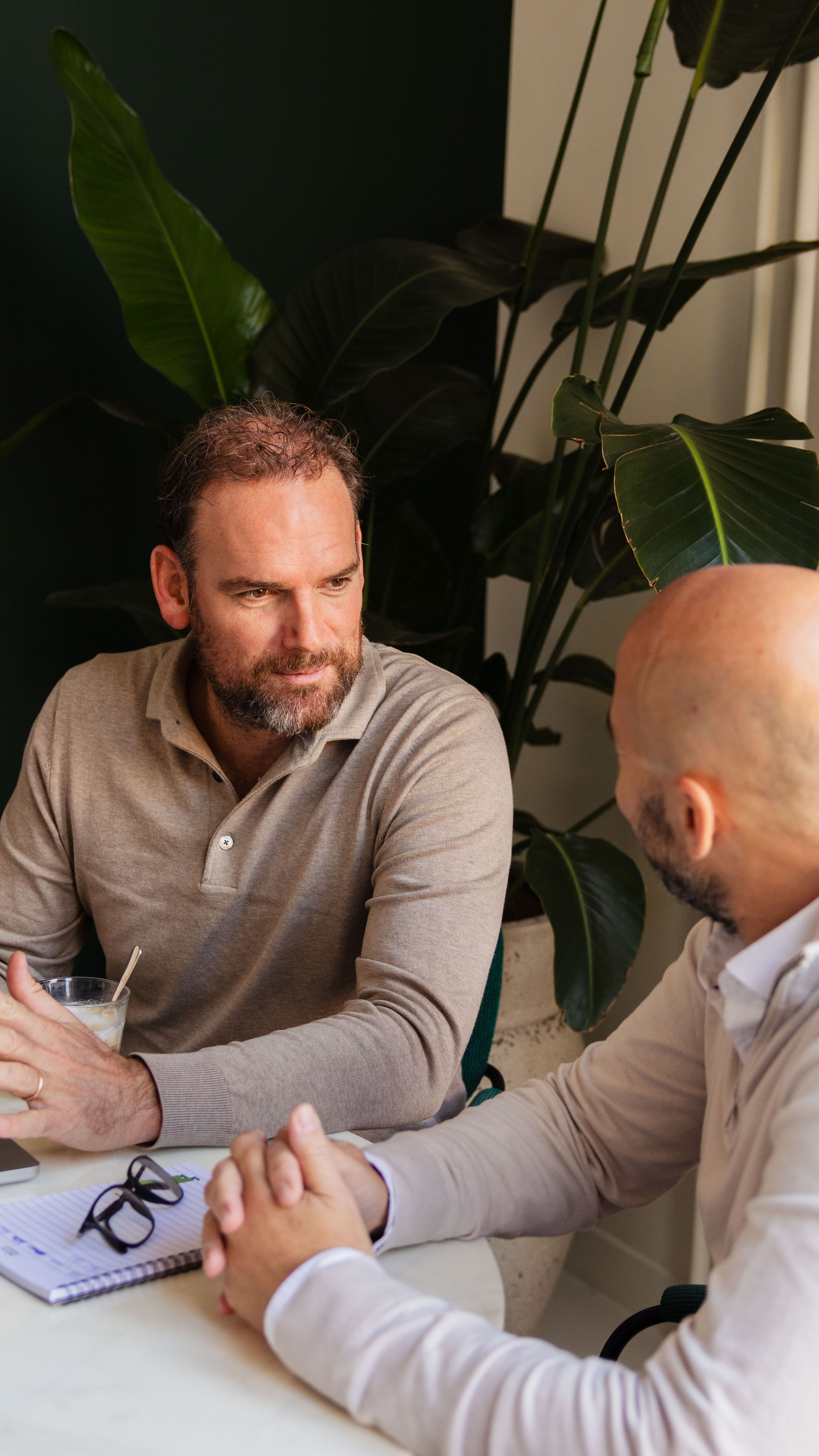 data architect in gesprek met een stakeholder