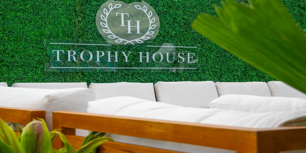 Cover Image for Miami Trophy House