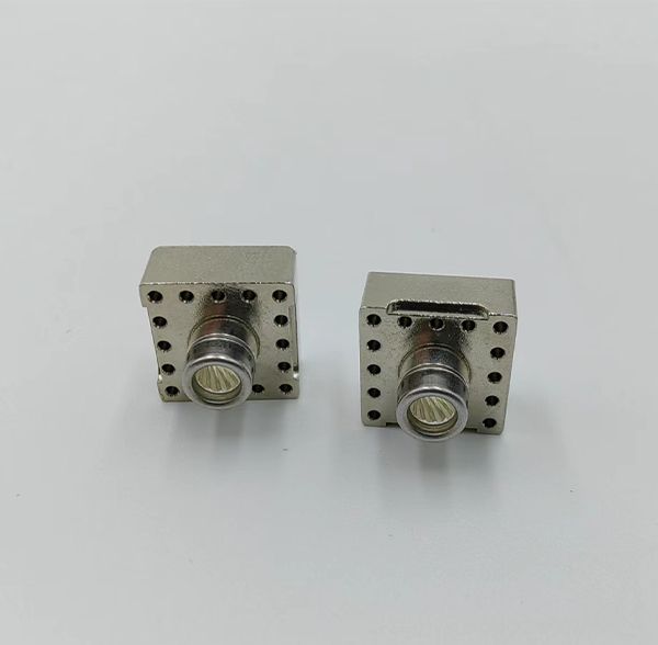 Silver-plated square connector blocks with integrated crown spring blade socket contact inserts