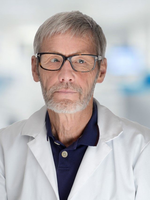 Dr. Peter Gaustad