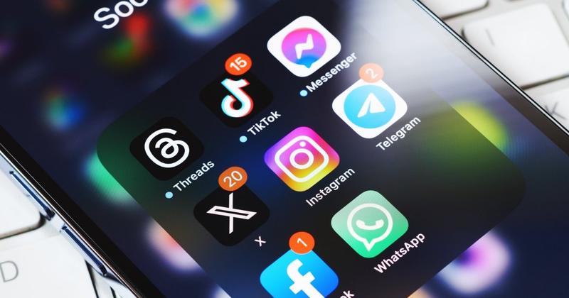 Gestione social media per aziende: cosa comprende e quando conviene affidarla all'esterno