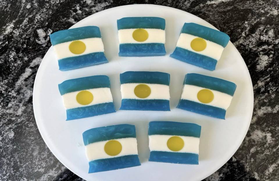 Plato con ocho jabones Bandera Argentina