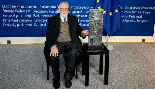 Pečeť míru Giorgia Celibertiho je nyní součástí sbírky Evropského parlamentu