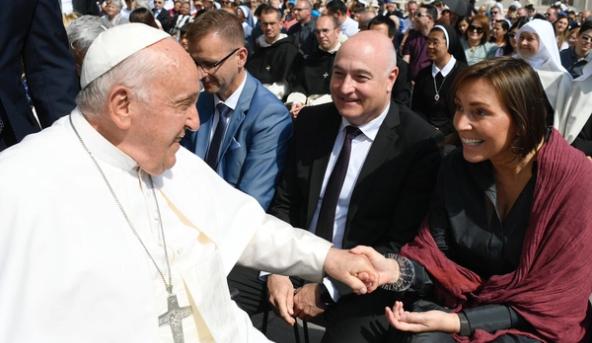 Martina Dlabajová se setkala s papežem Františkem